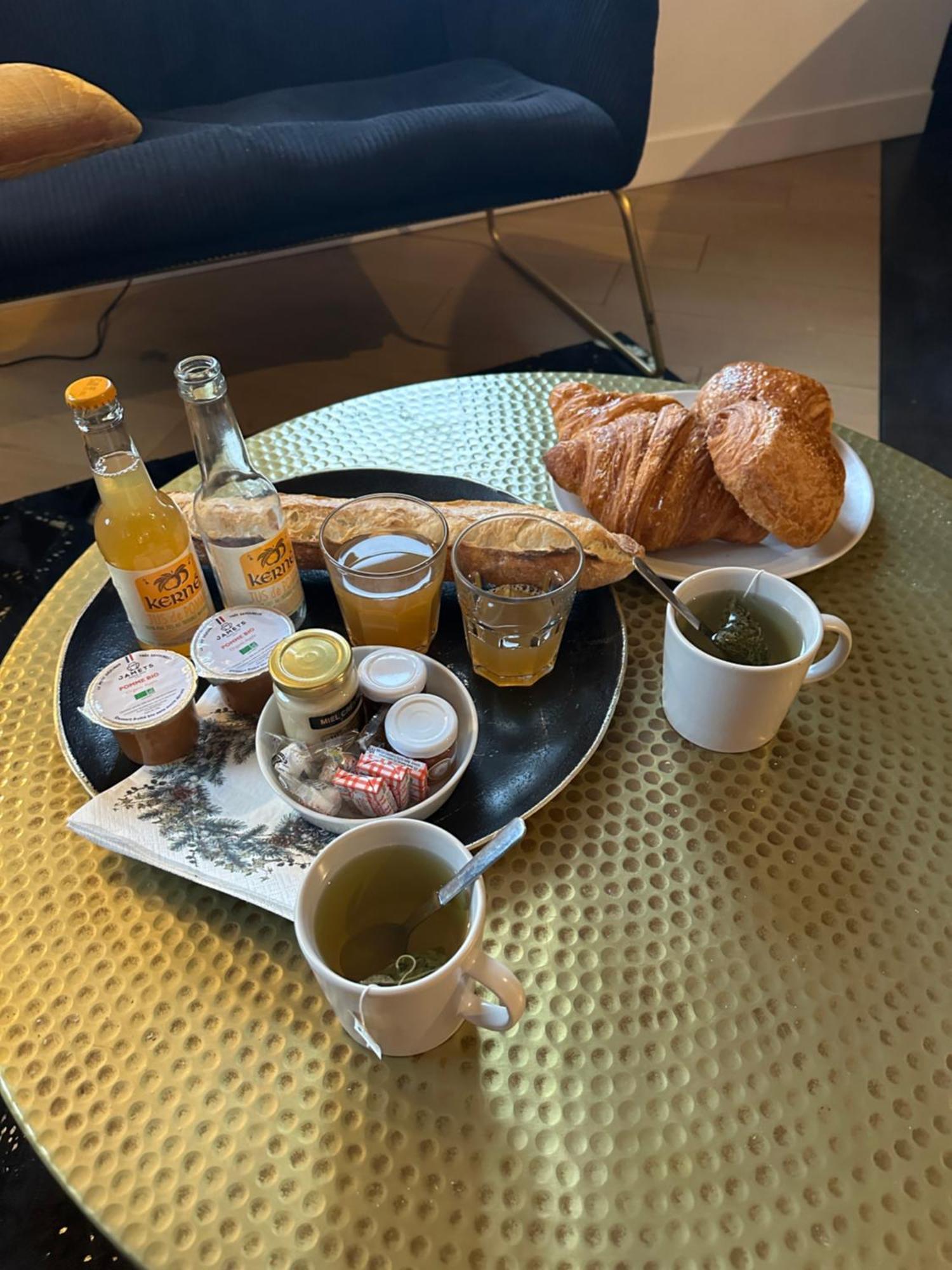 Les Suites De Bougainville Конкарно Экстерьер фото