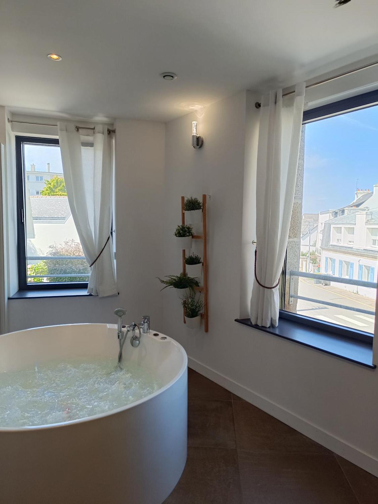 Les Suites De Bougainville Конкарно Экстерьер фото